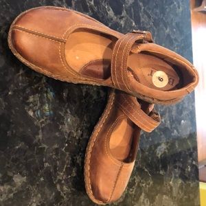 Born ladies Mary Jane style shoe 9